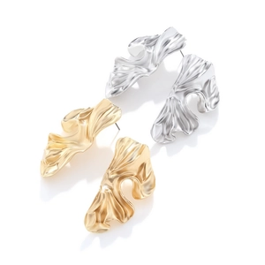 Chic irregular geometric wave earrings in matte gold and silver finish with retro style