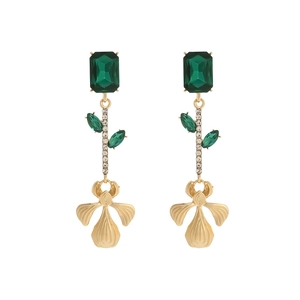 Élégantes boucles d'oreilles fleurs avec pierres vertes et cristaux étincelants dorés