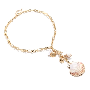 Collier marin audacieux avec grand pendentif en coquillage et chaîne dorée texturée