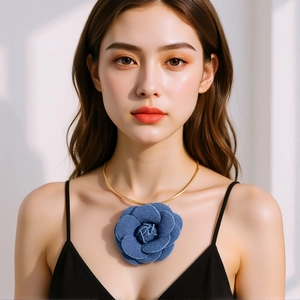 Collier Ras Du Cou Pendentif Fleur En Jean Fait Main Camélia Géant En Tissu Alliage Plaqué Or Pour Femme