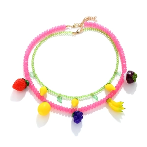 Collana di perle colorate Y2K fatta a mano con ciondoli alla frutta come limone e uva