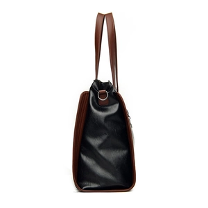 Grand sac cabas noir avec anses marron et anneau en D pour bandoulière amovible