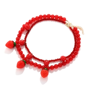 Ensemble de colliers de perles fraises faits main avec pendentifs rouges et fermoir doré