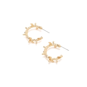 Retro golden C-shape thorn earrings with realistic bark texture and vintage metallic finish