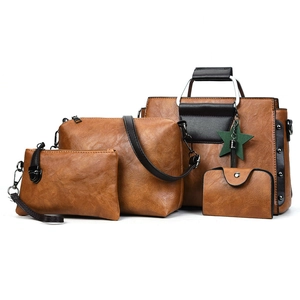 Sac À Main Fourre-Tout Bandoulière Pochette Et Porte-Cartes Femme En Cuir PU Grainé Poignée Anneau Étoile Mode