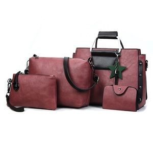 Ensemble de 4 sacs à main en cuir ciré bordeaux avec cabas et pendentif étoile
