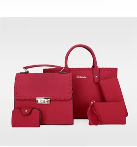 Ensemble détaillé de 5 sacs à main rouges en cuir PU mat avec bords tissés et accents