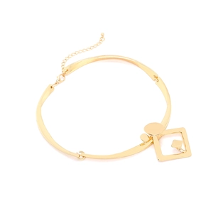 Collier ras-du-cou doré poli avec pendentifs géométriques carrés et ronds imbriqués