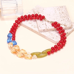 Collier multicouches perles faites main avec pierres en résine bohème et fermoir doré
