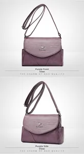 Détail d'un sac bandoulière violet en similicuir texturé avec logo en métal et rabat