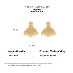 Detailed size specifications for vintage gold fishtail earrings in zinc alloy