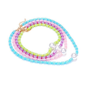 Ensemble de colliers de perles colorées multicouches avec pendentifs en perles