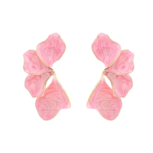 Orecchini vintage a fiore in smalto rosa francese con bordi dorati a forma di petalo