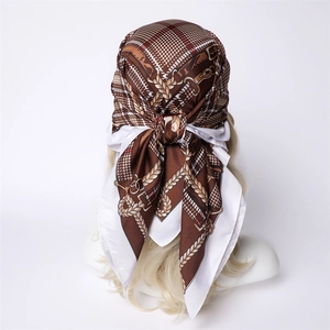 Women Vintage Plaid Chain Print Satin Square Scarf Elegant Horse Bit Pattern Bandana Silk Like Headscarf Shawl Fashion Accessory