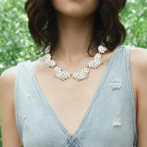 Polka Dot Enamel Leaf Statement Necklace Zinc Alloy Chunky Bib Choker For Women Fashion Statement Jewelry Gift