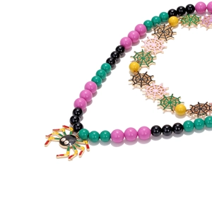 Collier perlé coloré d'Halloween avec pendentif araignée noire et breloques de toile