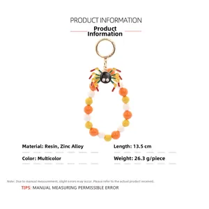 Detail of 13.5cm Halloween spider keychain with resin beads and zinc alloy clasp