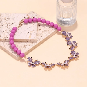 Elegante lila Perlenkette mit Schmetterlingen, Goldkette und Emaille-Anhängern