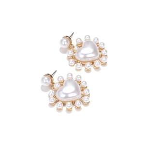 Élégantes boucles d'oreilles pendantes en forme de cœur avec perles et base dorée