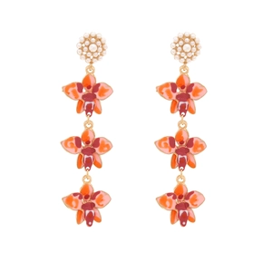 Boucles d'oreilles pendantes fleurs en émail avec clous en perles et pétales colorés