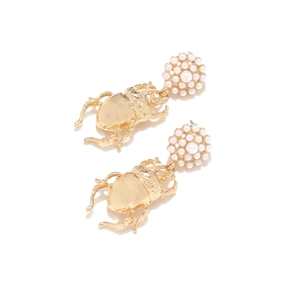 Boucles d'oreilles scarabée rétro avec pendentif insecte doré et grappe de perles
