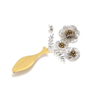 Broche vase bicolore artistique avec pétales texturés et finition dorée élégante