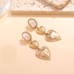 Vintage long multilayer gold heart earrings with baroque pearls and hammered texture finish