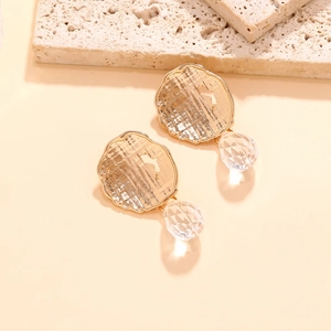 Orecchini geometrici vintage in metallo dorato testurizzato con pendenti in cristallo