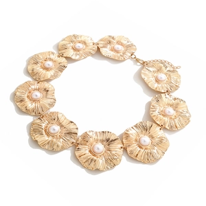 Vintage gold flower necklace with pearls, chunky floral statement jewelry for women