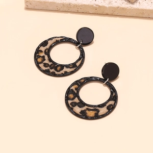 Retro geometric leopard print cutout hoop earrings with elegant flocking texture
