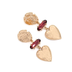 Retro gold geometric heart earrings with purple gemstone and textured coin pendants