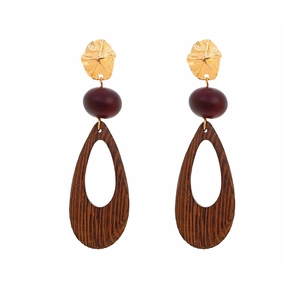 Retro geometric hollow wood bead drop earrings with gold hammered metal pieces