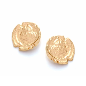 Vintage gold geometric heart coin earrings with hammered texture and lava design