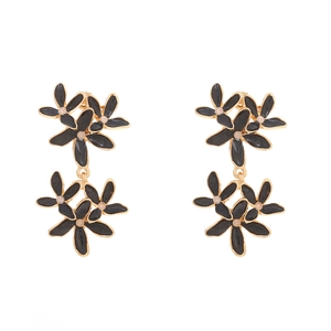 Boucles d'oreilles fleurs noires multicouches avec bords dorés et perles roses