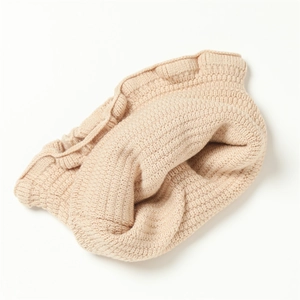 Dicker gestrickter Halswärmer für Damen und Herren mit weicher aprikosenfarbener Rüschentextur
