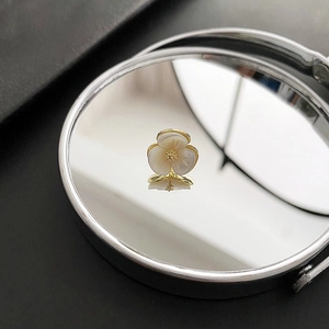 Mini Flower Brooch Shell Texture Petal Copper Gold Plated Anti-exposure Collar Pin Elegant Minimalist Jewelry For Women