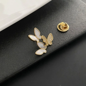 Butterfly Brooch Copper Mother Of Artificial Pearl Zircon Vintage Elegant Fashion Accessory For Women Dress Suit Pin