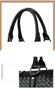Detail der gewebten schwarzen Reisetasche aus Leder mit Griffen und Metallbeschlägen