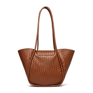 Borsa tote in pelle intrecciata marrone con doppi manici lunghi per il pendolarismo quotidiano