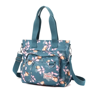 Borsa tote in nylon con stampa floreale a grande capacità e tracolla regolabile