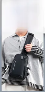 Détails du sac de poitrine noir imperméable avec bretelles rembourrées réglables