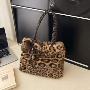 Sac Cabas Léopard En Fausse Fourrure Pour Femmes Grand Sac À Main En Peluche Avec Poignées Tressées Et Pompons
