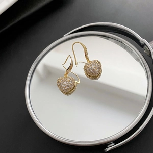 Boucles D'Oreilles Pendantes En Cœur Cuivre Plaqué Or Avec Zirconium Pavé Complet Bijoux Élégants Pour Femmes