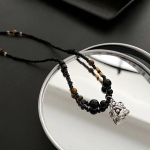 Perlenhalskette Retro Chinesischer Stil Löwenkopf Anhänger Schwarze Samenperlen Tigerauge Steine Ethnischer Schmuck