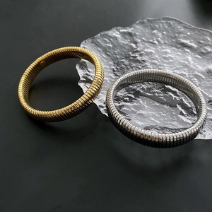 Stainless Steel Ribbed Bangle Bracelet Spiral Tubogas Design Flexible Elastic Minimalist Jewelry For Women Fashion Gift