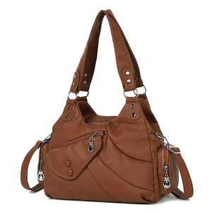 Borsa tote in pelle marrone con pieghe e cerniere argentate per pendolari quotidiani