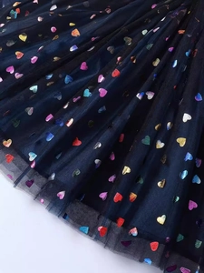 Mädchen Prinzessinnenkleid in Marineblau mit bunten metallischen Herzen und Tüllschichten