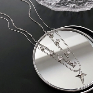 Collier Double Couche Acier Titane Alliage Avec Oxyde De Zirconium Pendentif Étoile À Quatre Branches Bijoux Pour Femmes
