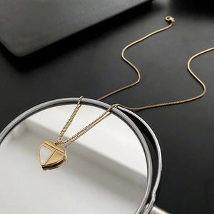 Collier Pendentif Cœur Acier Titane Avec Incrustation De Nacre Coquille Bijoux Or Géométriques Élégant Pour Femmes