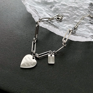 Bracciale Pendente Cuore Acciaio Titanio Everything Happens For A Reason Catena A Graffetta Joyerìa Minimalista Donna